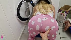 silly stepsister stucks in the washing machine - stepbrother fucks her hard