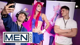 Hunk Malik Delgaty Barebacks Twink Axelle Rose's Shaved Ass and Covers Him in Cum