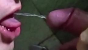 Shemale take Cum and piss .