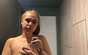 Crazy squirting and fucking in the gym