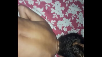 Vazou o v&iacute_deo pol&ecirc_mico do padrasto comando a enteada