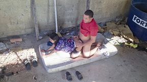 comendo a filha da puta da sapatao dando o cu no terraco