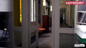 Vinna Reed's Office Escape: A Relaxing Massage Turns Into Something More - LETSDOEIT