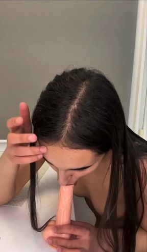 Slim solo babe teases her VIP OnlyFans fans for free