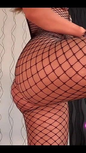 Sexydea | PAWG Fishnet Twerk