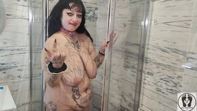 deedeelove pissing golden shower com-pee-lation