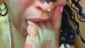 SEXY SHOWER TOE SUCKING AND FOOT GAGGING