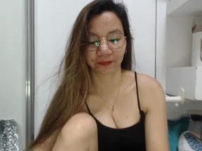 Watch SweetFantasyX in a thrilling display of NIpples and 18!