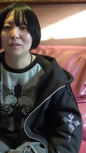 Boyish Beauty Claims No Interest yet Quietly Steps Forward Revealing Unexpected Confidence