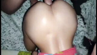 Pulă mare care fute anal o curvă