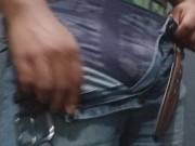 compañera me pone caliente y me masturbo en el baño