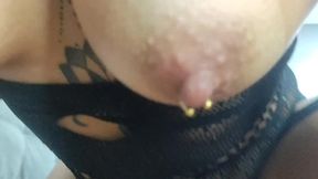 dando a buceta para o dotado com o cuzinho piscando doida pra tomar pau no cu