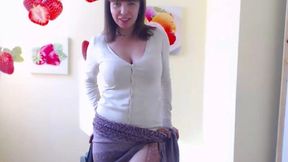 Sexy Mature Lady Strips On Webcam