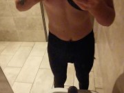 Dans les wc de fitness park