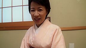 Short-haired Older Woman With A Neat Look! A Mature Beauty With A Refreshing Charm And A Sexy Contrast 4