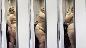 je prend ma douche la porte ouverte pendant que mon colloc fait le menage cela ...