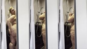 je prend ma douche la porte ouverte pendant que mon colloc fait le menage cela ...