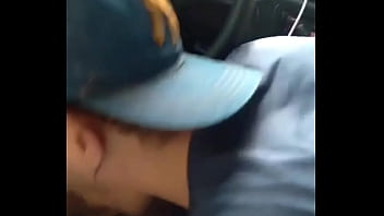 Motorista do aplicativo de carro me botou pra mamar no meio da corrida