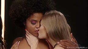 Perverted Secretaries - Lia Lin