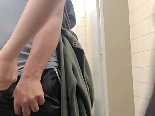 Another afternoon at the subway bathroom