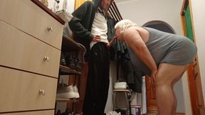 Courier Fucked Neighbor in Mouth and Pussy Doggy Style