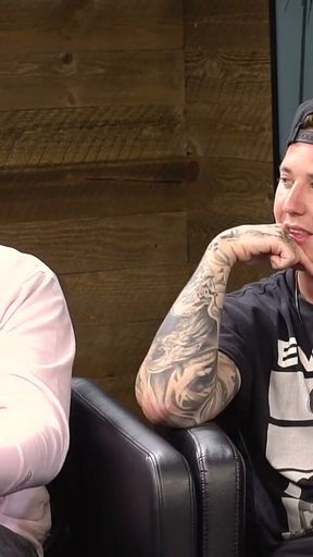 Lexi Hensler Gets S＊x Tips From P＊rnstar