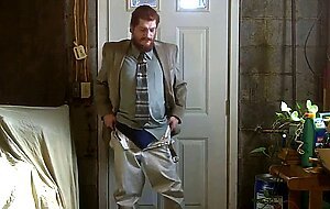 Str8 Israeli daddy jerk off in suit