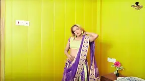 Indian MILF gets nailed by milkman
