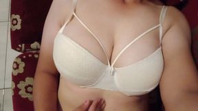 Pakistani hot virgin girl playing with big boobs and juicy pussy