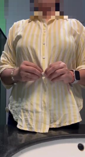 Desi Bhabhi Selfie boobs show   Clip 3