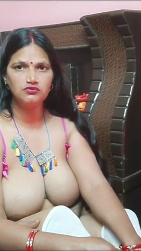 Bra Panty Wali Meri Padoshan Ko Garam Kiya