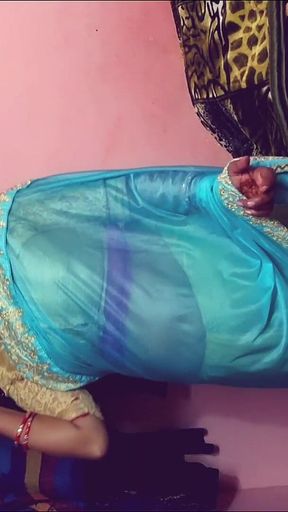 Bra Panty Wali Meri Padoshan Ko Garam Kiya