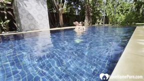 Hot Babe Takes a Swim and Gets My Cock Poolside