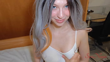 18-year-old's stepmom wants to be his first