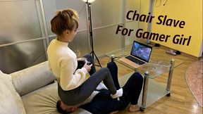 gamer mistress kira in leggings uses her chair while playing - ignored fullweight facesitting