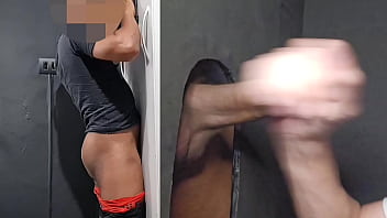 Motorista de aplicativo dotado e da bunda gostosa veio aliviar o tes&atilde_o ap&oacute_s as corridas!!!