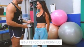Gym girl takes it hard in the gym