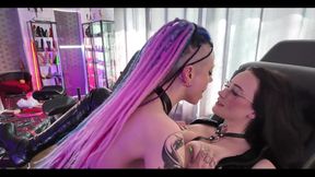 Fucking a Girl with Strap!