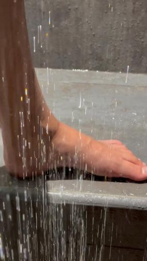 shower feet