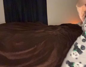 slo mo twerk on the bed