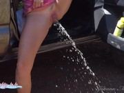 NaughtyJoJo enjoys spreading her legs for some public pissing all around Maui