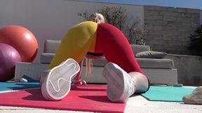 You can Leave your Sneakers on! Pre Workout with German Cutie Lena Nitro at GanzGeil