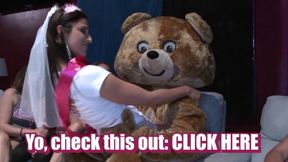 Dancing Bear - culiar action