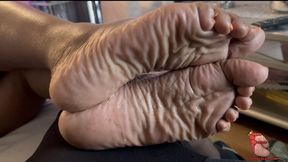 Step Mama Creamy Sole Stroke Footjob
