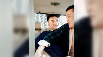 Chinese chap gets his pricks sucked in the car by a stranger