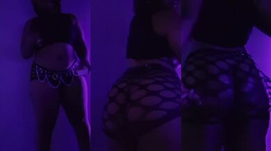 XXDEBBIE CAKEZXX DIVES DEEP WITH HANDS