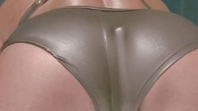 black mature muscle solo tits and vibrator