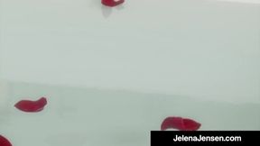 Lesbians Jelena Jensen & Vanessa Veracruz Finger Fuck In Tub