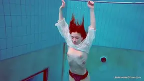 Underwater Swimming Babe - Alice Bulbul