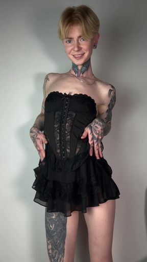 Amateur with big tits exposes her only fans content